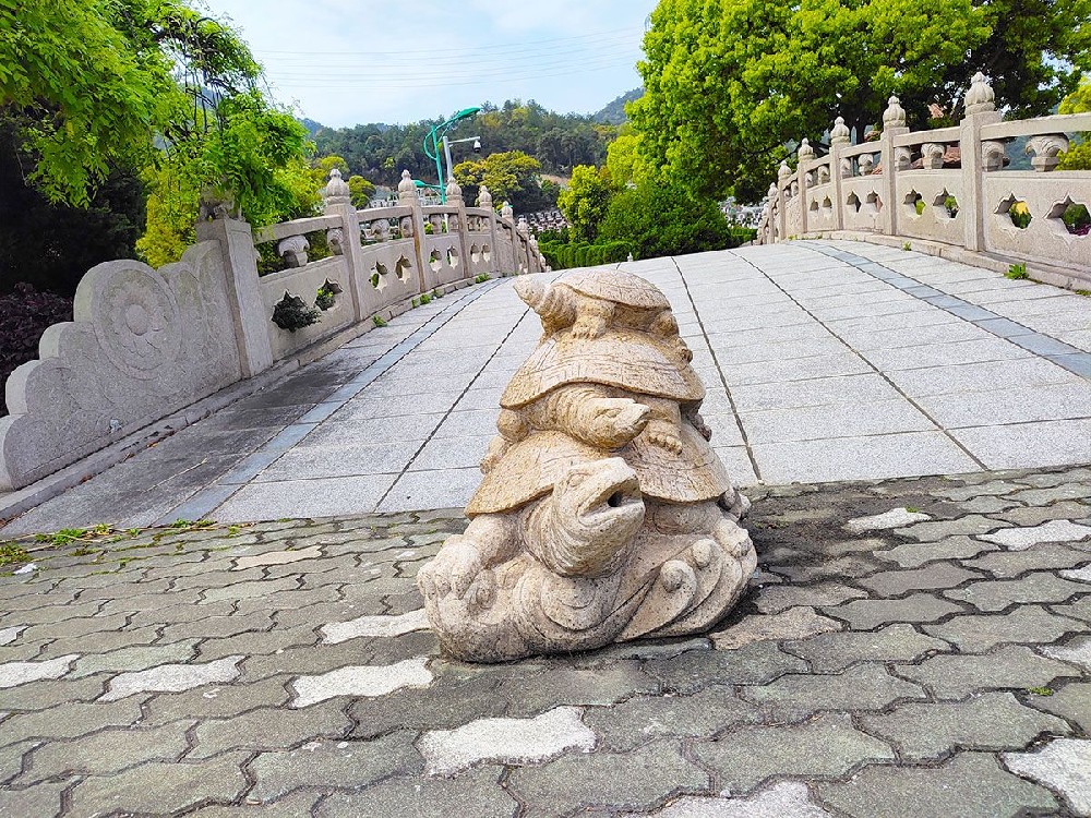 宁波九峰陵园价格是多少？在九峰陵园购墓性价比高不高？
